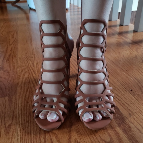 SOLD!! Brash Caged Tan Brown Sandal Heels 8.5 - Picture 6 of 8